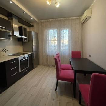 Сдается 1-комнатная квартира, 44 м²