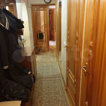 Продается Многокомнатная квартира, 77 м²