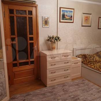 Продается Многокомнатная квартира, 77 м²