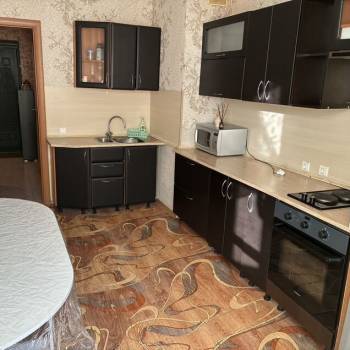 Продается 1-комнатная квартира, 42 м²