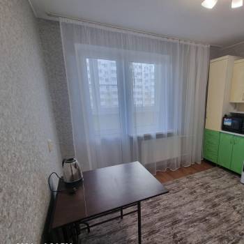 Продается 1-комнатная квартира, 37 м²