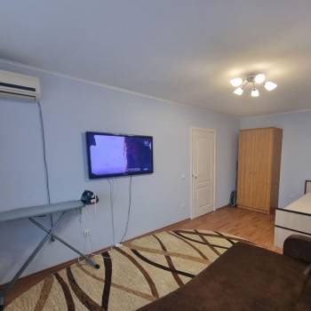 Продается 1-комнатная квартира, 37 м²