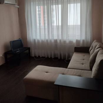 Сдается 1-комнатная квартира, 38 м²