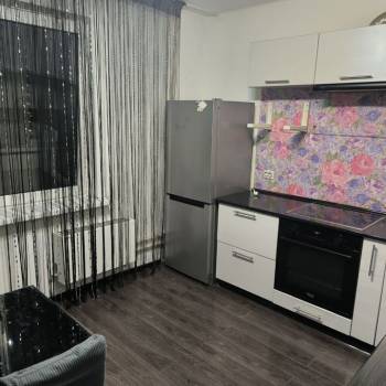 Сдается 1-комнатная квартира, 38 м²
