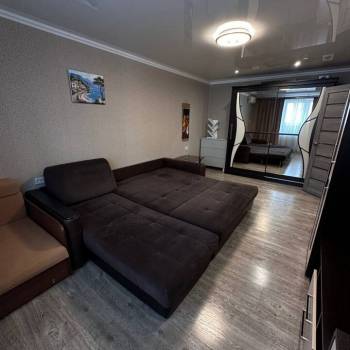 Продается 1-комнатная квартира, 38 м²