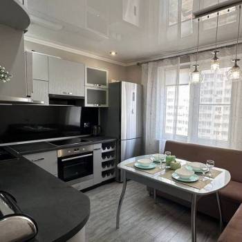 Продается 1-комнатная квартира, 38 м²