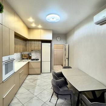 Продается 2-х комнатная квартира, 77 м²
