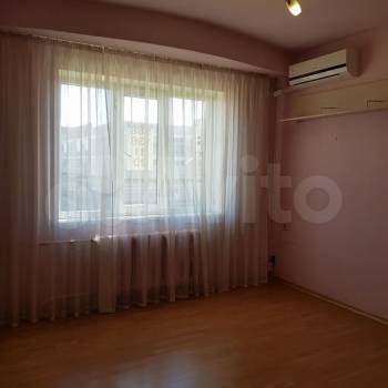 Продается 1-комнатная квартира, 60,1 м²