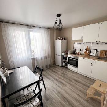 Продается 1-комнатная квартира, 37,4 м²