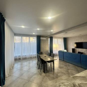 Продается Дом, 220 м²