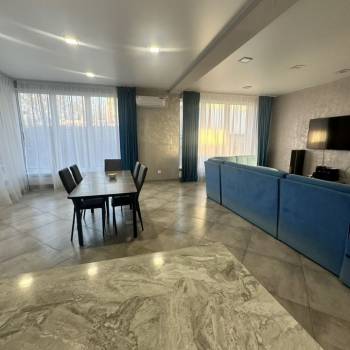 Продается Дом, 220 м²