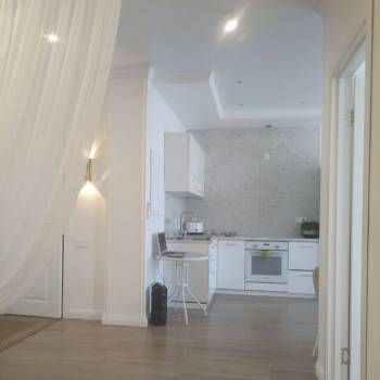 Продается 1-комнатная квартира, 42 м²