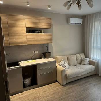 Продается 1-комнатная квартира, 43 м²