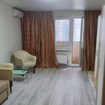 Сдается 1-комнатная квартира, 43 м²