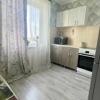 Продается 1-комнатная квартира, 40 м²