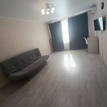 Сдается 1-комнатная квартира, 38 м²