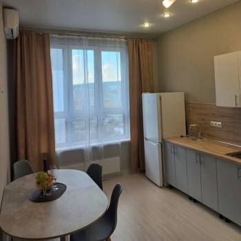 Сдается 2-х комнатная квартира, 65 м²