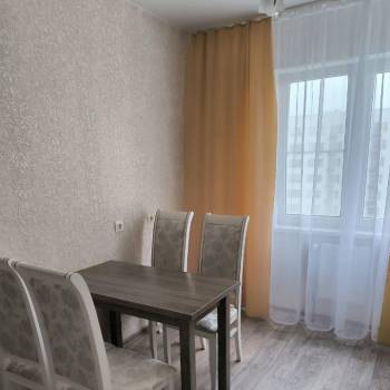 Сдается 2-х комнатная квартира, 65 м²