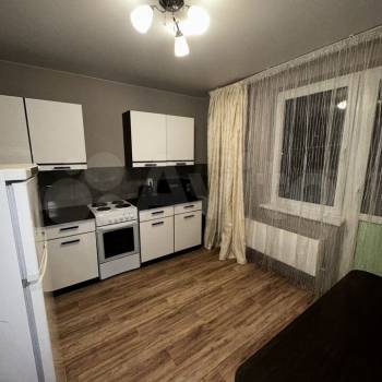Сдается 1-комнатная квартира, 37 м²