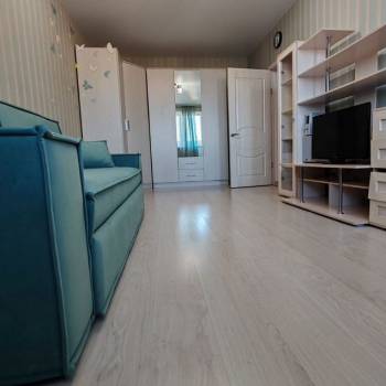 Продается 1-комнатная квартира, 37,2 м²