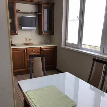 Сдается 1-комнатная квартира, 70 м²