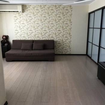 Сдается 1-комнатная квартира, 70 м²