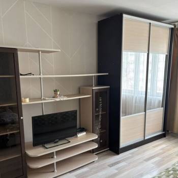 Продается 1-комнатная квартира, 37 м²