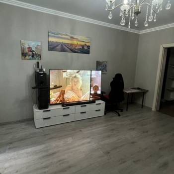 Продается 1-комнатная квартира, 53 м²