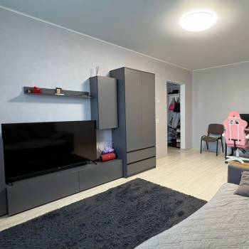 Продается 1-комнатная квартира, 37,3 м²