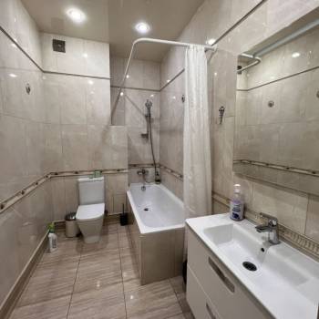 Сдается 2-х комнатная квартира, 78 м²