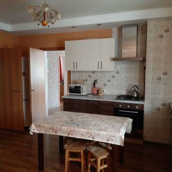 Продается 3-х комнатная квартира, 130 м²