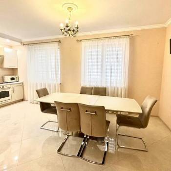 Сдается Многокомнатная квартира, 130 м²