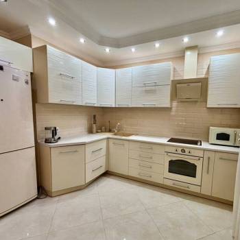 Сдается Многокомнатная квартира, 130 м²