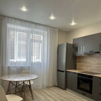 Сдается 1-комнатная квартира, 42 м²