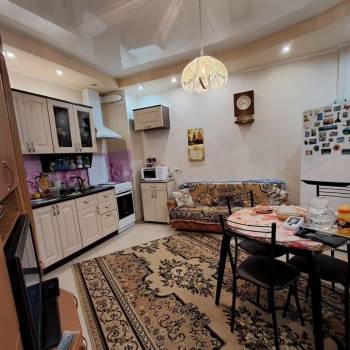 Продается 1-комнатная квартира, 42,4 м²