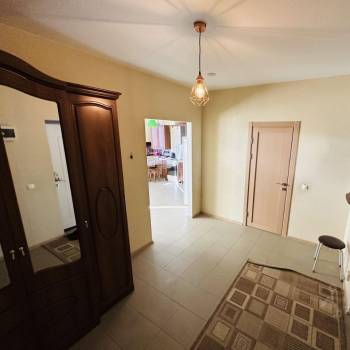 Продается 1-комнатная квартира, 61,4 м²