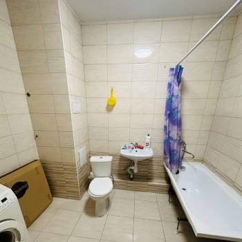 Продается 1-комнатная квартира, 61,4 м²