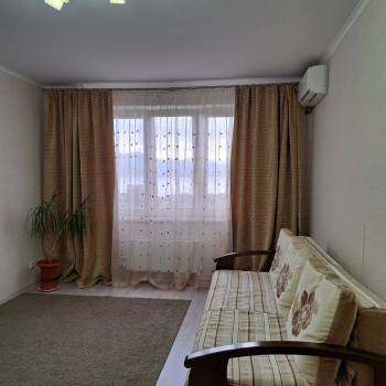 Сдается 1-комнатная квартира, 42 м²