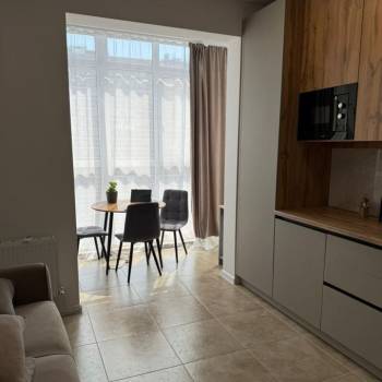 Сдается 1-комнатная квартира, 42 м²
