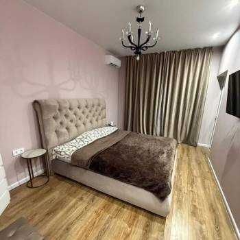 Сдается 1-комнатная квартира, 42 м²