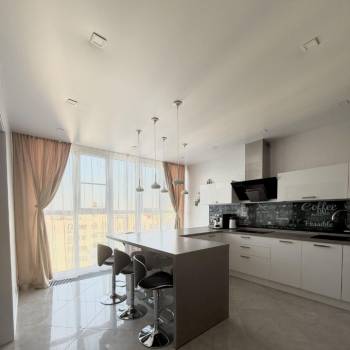Продается 3-х комнатная квартира, 105 м²