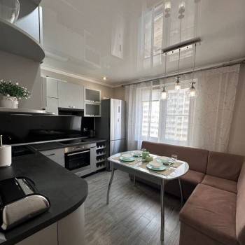 Продается 1-комнатная квартира, 38 м²