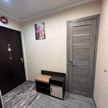 Продается 1-комнатная квартира, 38 м²