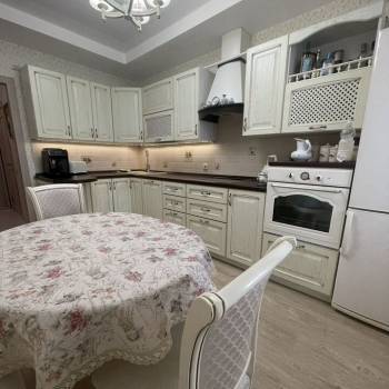 Продается 1-комнатная квартира, 43 м²