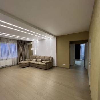 Продается 3-х комнатная квартира, 107 м²