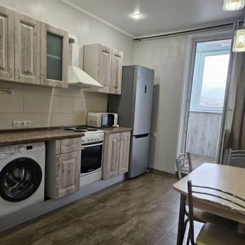 Сдается 1-комнатная квартира, 40 м²