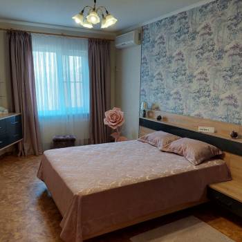 Сдается 2-х комнатная квартира, 77 м²
