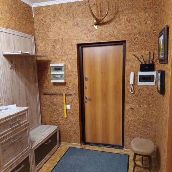 Сдается 2-х комнатная квартира, 77 м²