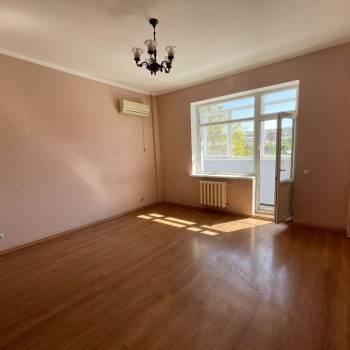 Продается 1-комнатная квартира, 48 м²