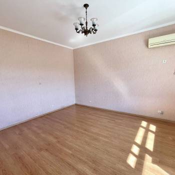 Продается 1-комнатная квартира, 48 м²